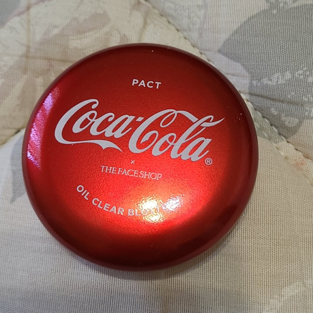 The Face Shop Coca Cola powder